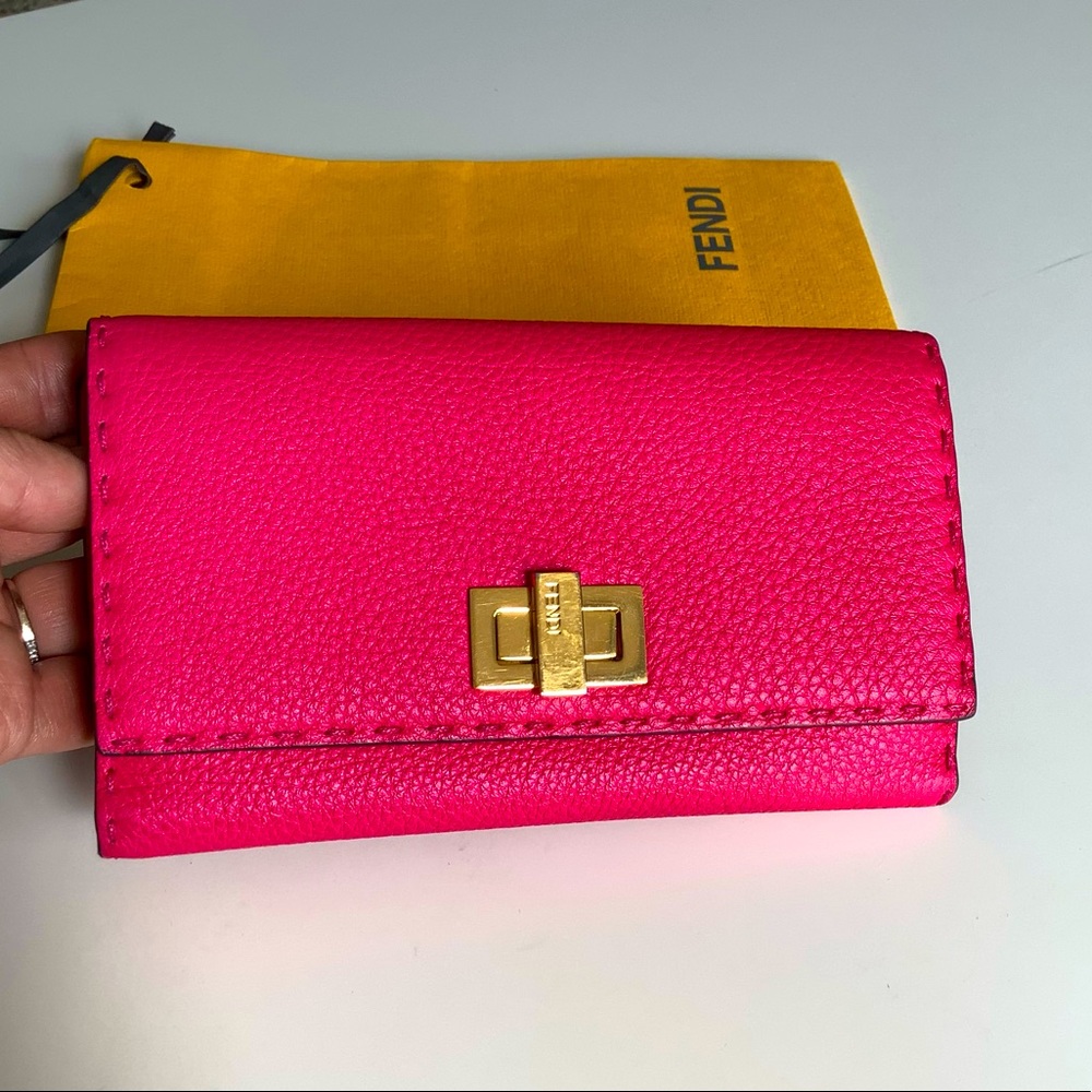FENDI SELLERIA PEEKABOO long wallet 🔥🔥🔥
